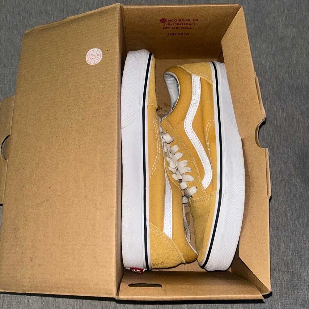 Old Skool Vans Yellow Women’s Sz 8.5 Like New!